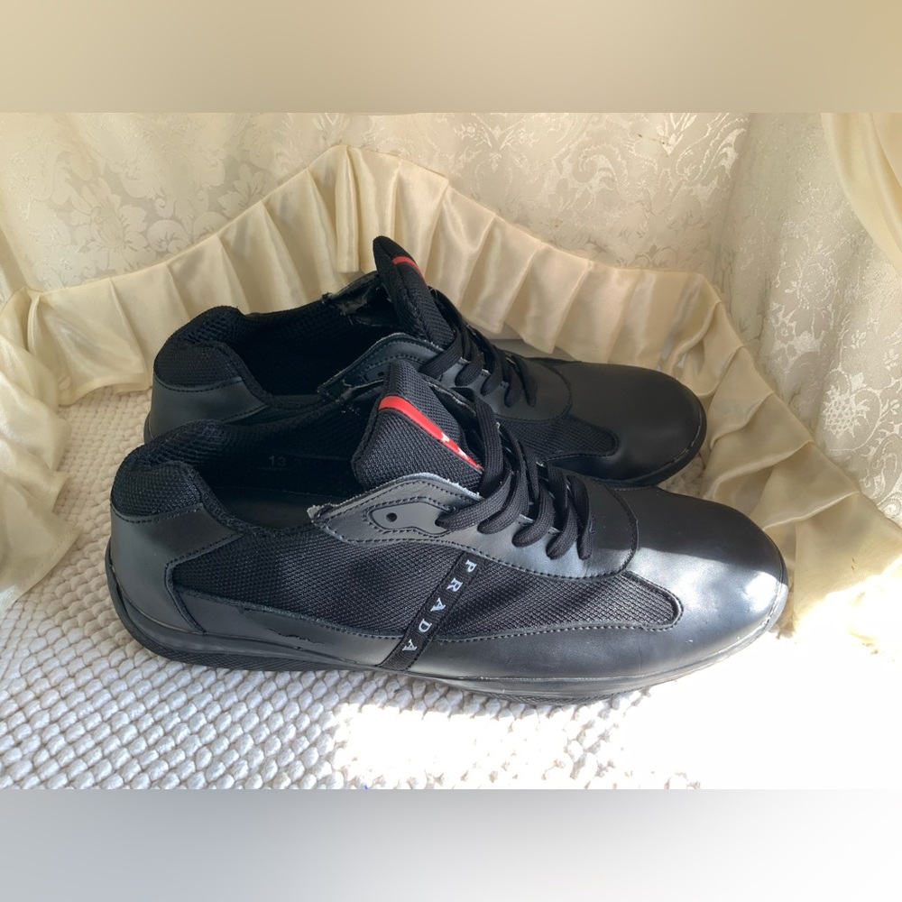 PRADA - Picture 4 of 10